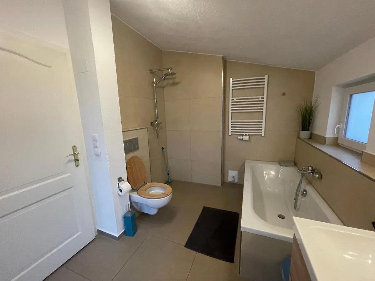 #6 Familienzimmer Mit Gemeinschaftsbad Memmingen 0*,